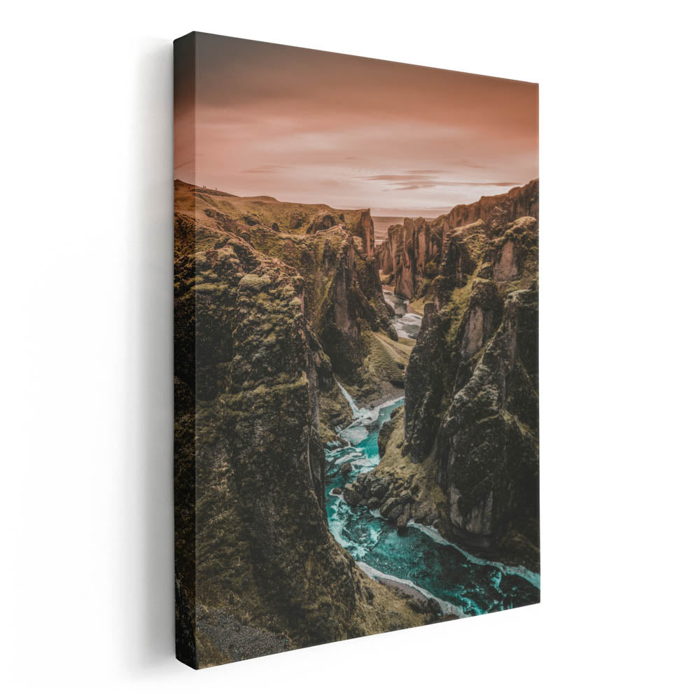 Tablou Canvas - Through the Canyon